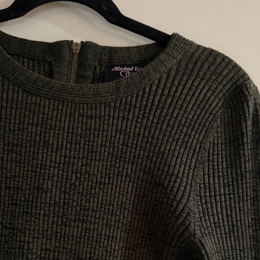 Dark Green Knit Long Sleeve Sweater - Picture 2 of 4